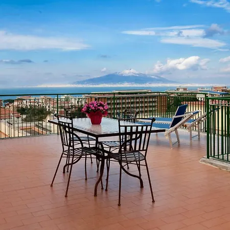 Attico Panoramico In Centro Apartment