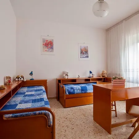 Panoramic Penthouse With Breathtaking Views & Large Private Terrace In Center Σορέντο